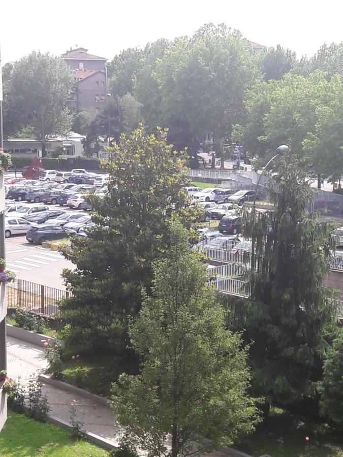 Grazioso Bilocale A 100 Mt Dalla Metropolitana Sesto San Giovanni Exterior photo
